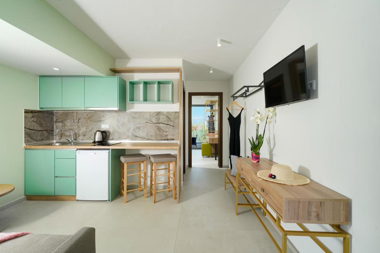 Miracle Suites By Klisma Beach Σκάλα Καλλιράχης Εξωτερικό φωτογραφία